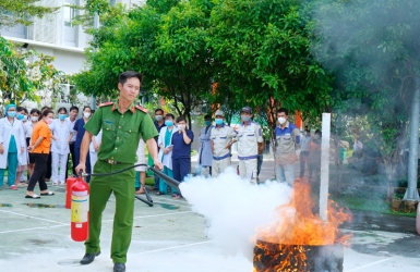 Tập huấn và thực tập phòng cháy chữa cháy|Bệnh viện Đa khoa Phương Chi